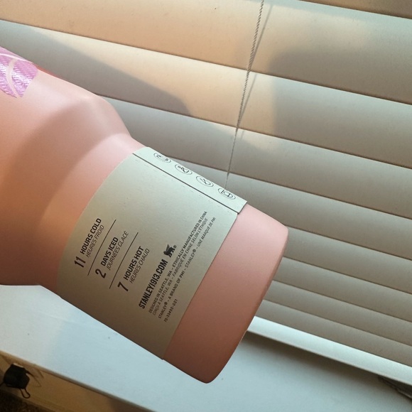 New Stanley 2024 Mothers Day Release Quencher H2.0 Tumbler - Picture 8 of 9